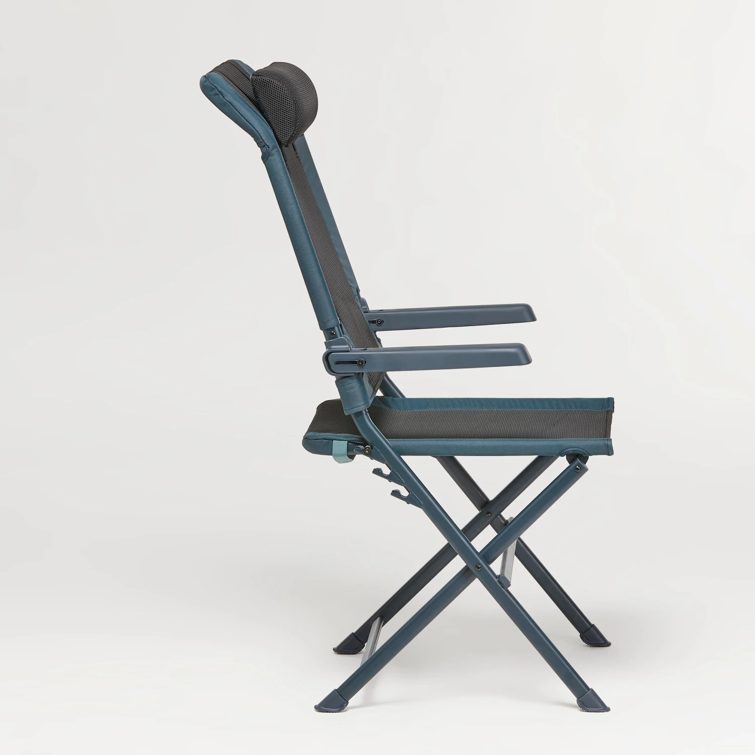 Quechua Multi-position Comfortable Camping Armchair - Image 4